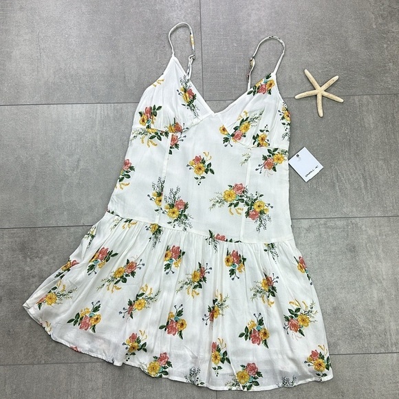 🔆O’Neill🔆 SLADE MINI DRESS CUTE Embroidered 70’s vacation girly - Picture 2 of 14